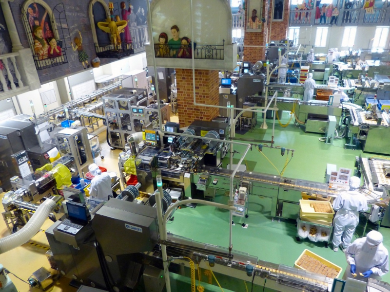 chocolaterie-LA CROIX VALMER-min_japan_sapporo_chocolate_factory_label_packaging_cookie_machine_operators-961509